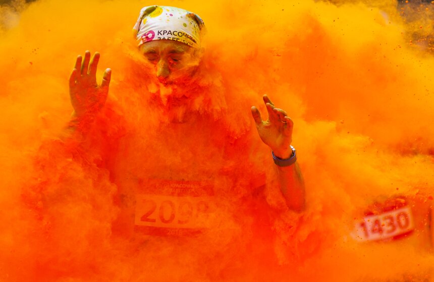 Красочный забег в "Лужниках" 22 фото