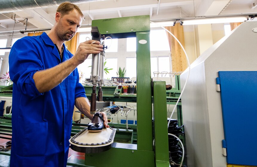 Как работает старейшая обувная фабрика Москвы 23 фото