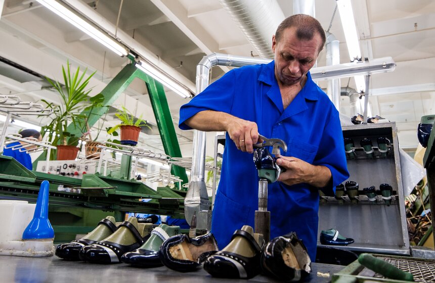 Как работает старейшая обувная фабрика Москвы 22 фото