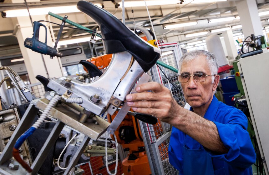 Как работает старейшая обувная фабрика Москвы 25 фото