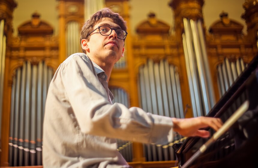 Концерт пианиста Люки Дебарга в Московской консерватории 1 фото