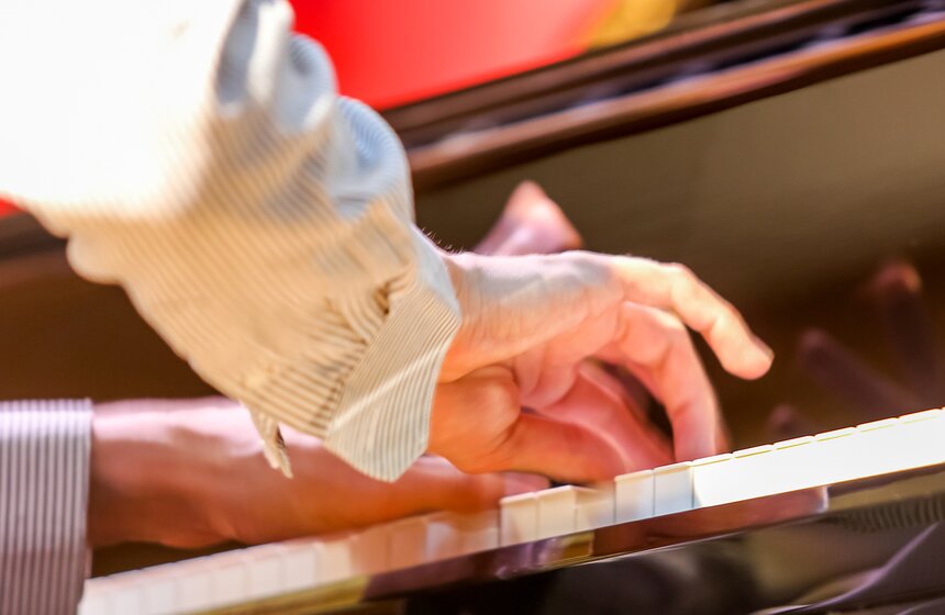 Концерт пианиста Люки Дебарга в Московской консерватории 3 фото