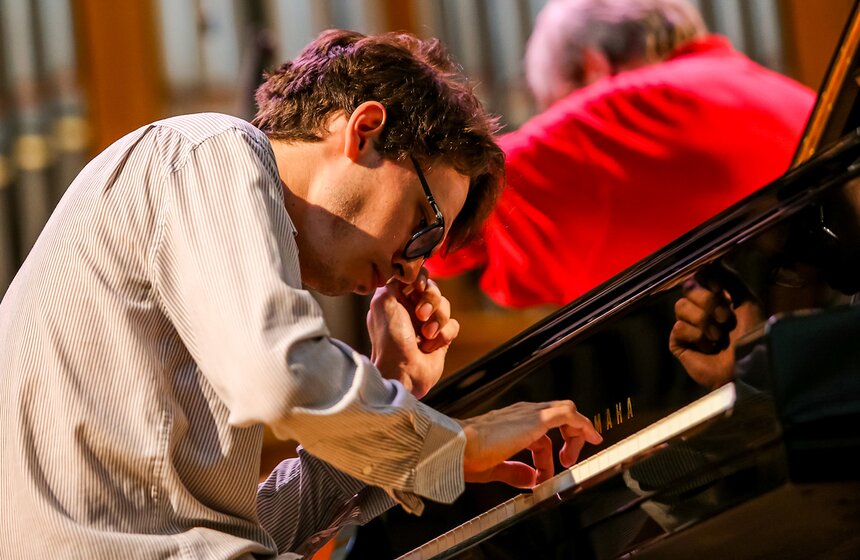 Концерт пианиста Люки Дебарга в Московской консерватории 7 фото