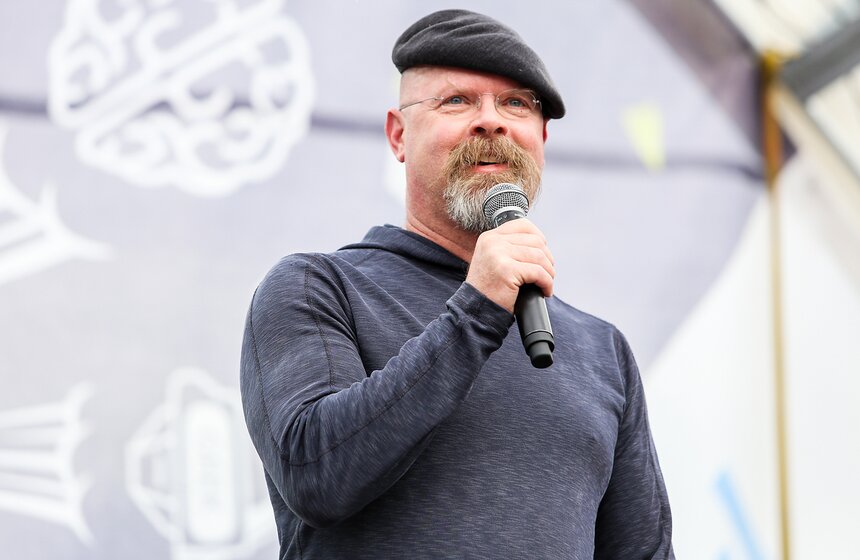 Ведущий телепередачи «Разрушители легенд» Джейми Хайнеман