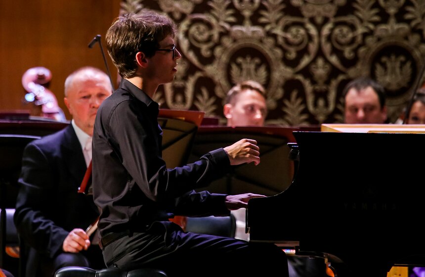 Концерт пианиста Люки Дебарга в Московской консерватории 34 фото