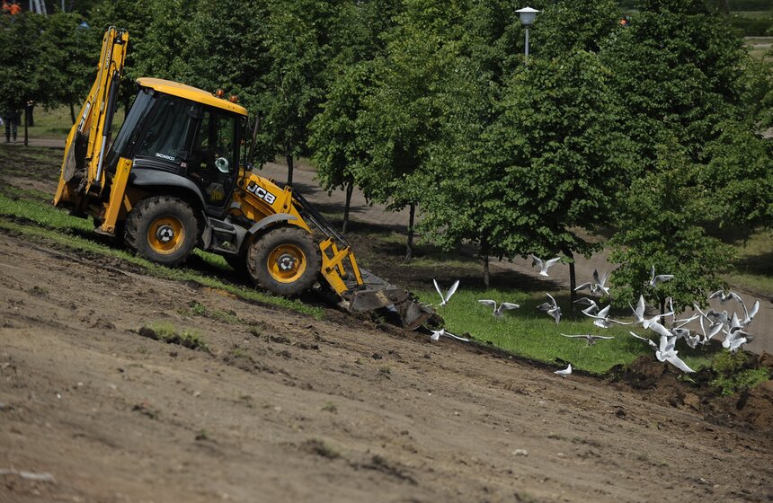 Мэр осмотрел работы по благоустройству Братеевского парка 28 фото