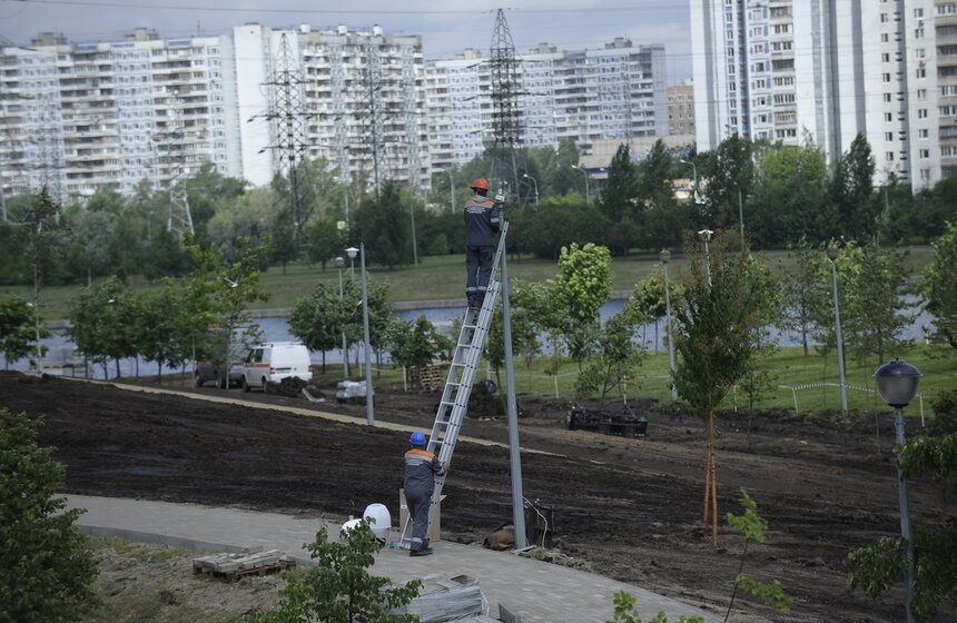 Мэр осмотрел работы по благоустройству Братеевского парка 27 фото