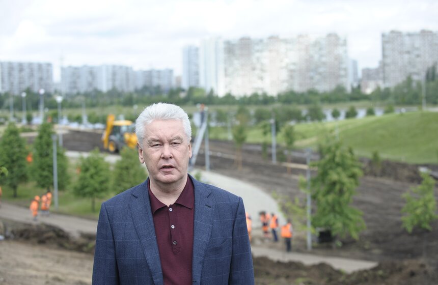 Мэр осмотрел работы по благоустройству Братеевского парка 22 фото