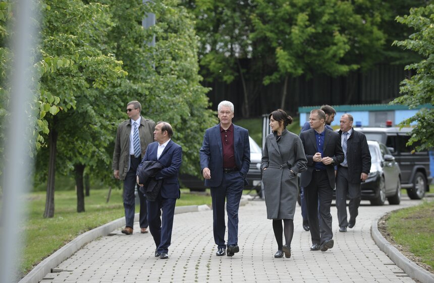 Мэр осмотрел работы по благоустройству Братеевского парка 20 фото