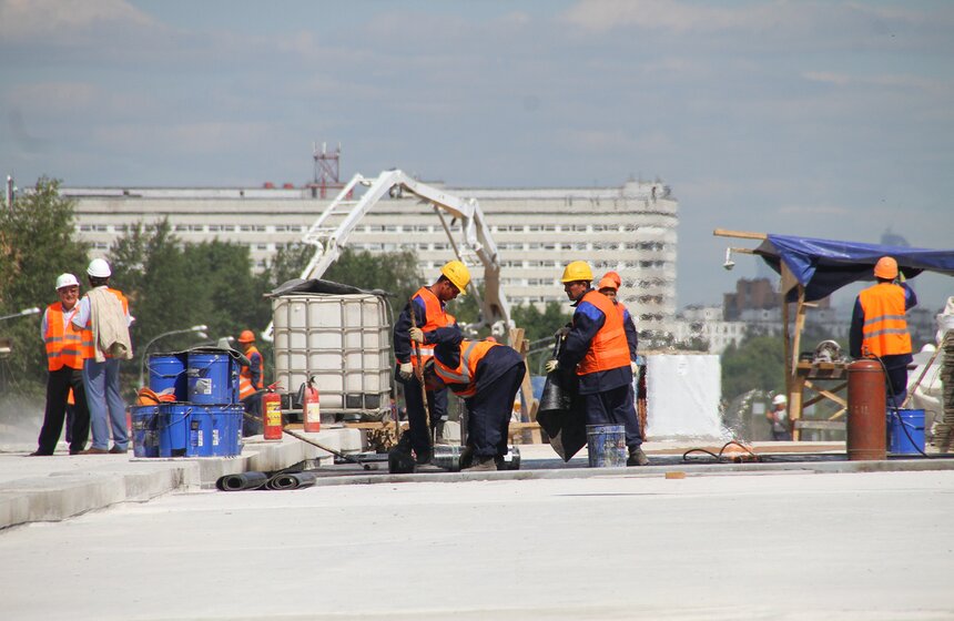 Собянин осмотрел ход строительства эстакады на Липецкой улицы 8 фото
