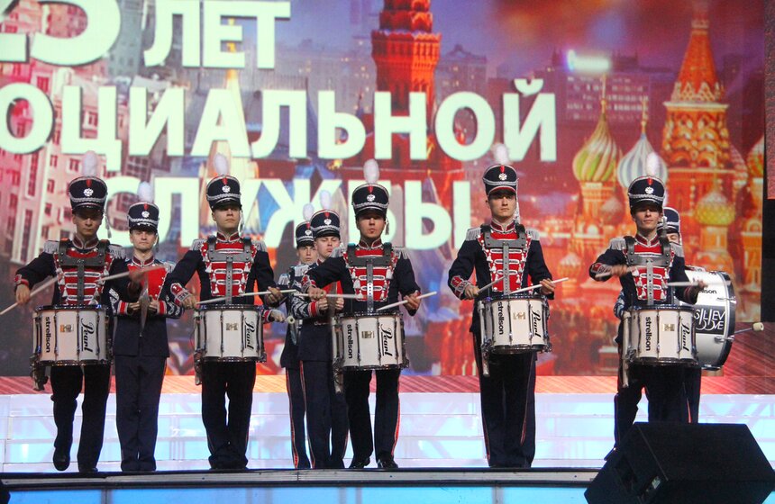 Мэр посетил торжественный вечер, посвященный 25-летию соцслужбы 14 фото