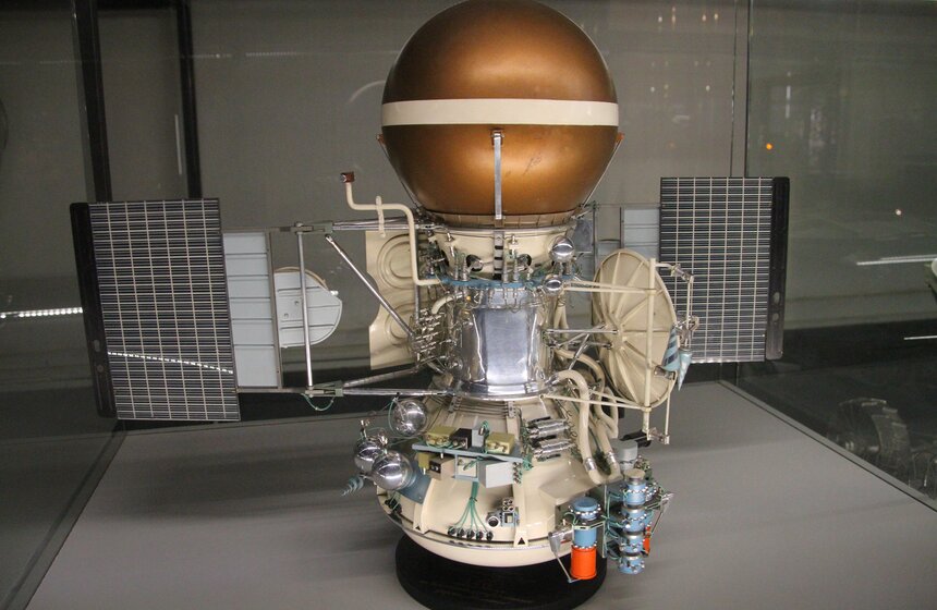 Сергей Собянин открыл выставку "Космос: рождение новой эры" 11 фото