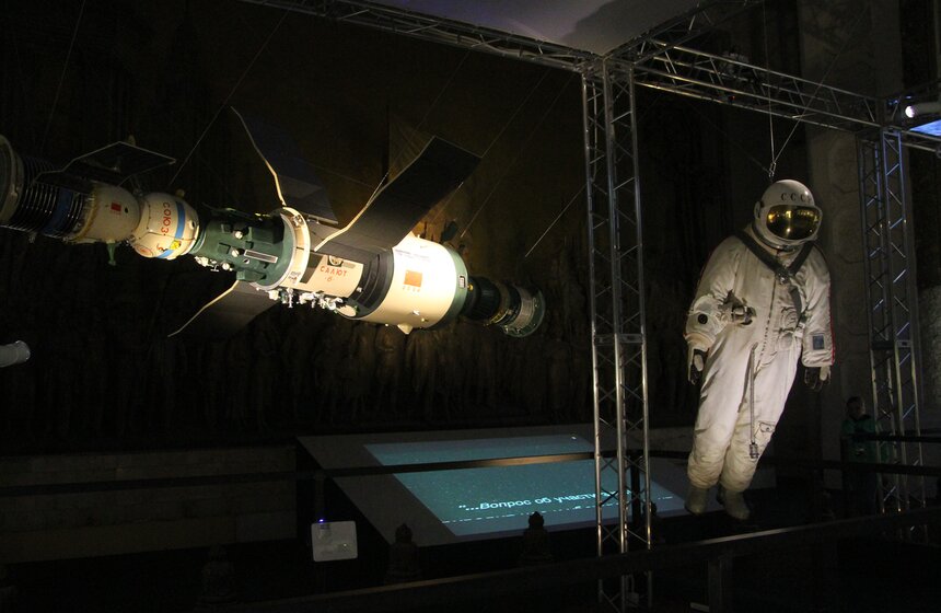 Сергей Собянин открыл выставку "Космос: рождение новой эры" 20 фото