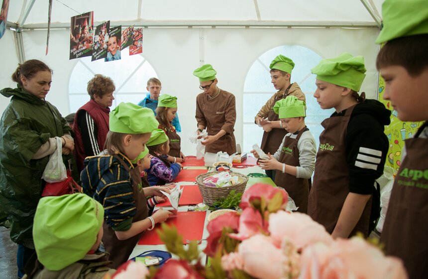 В арт-парке Никола-Ленивец прошел фестиваль "Архстояние Детское" 4 фото