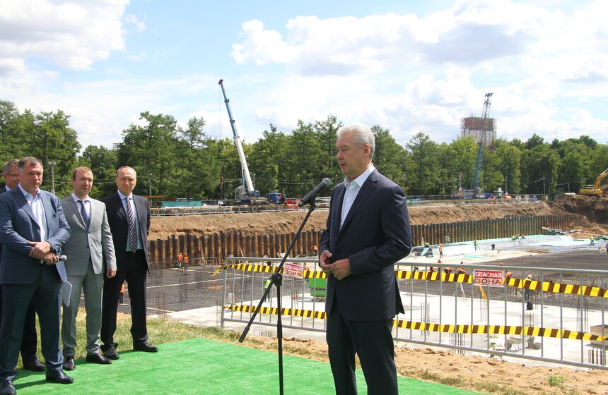 Мэр заложил памятную капсулу в основание бассейна "Лужники" 12 фото