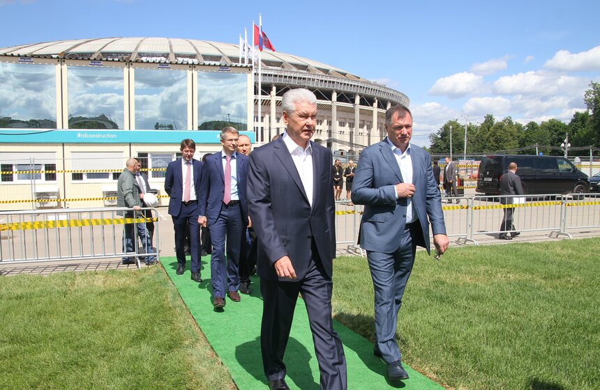 Мэр заложил памятную капсулу в основание бассейна "Лужники" 10 фото