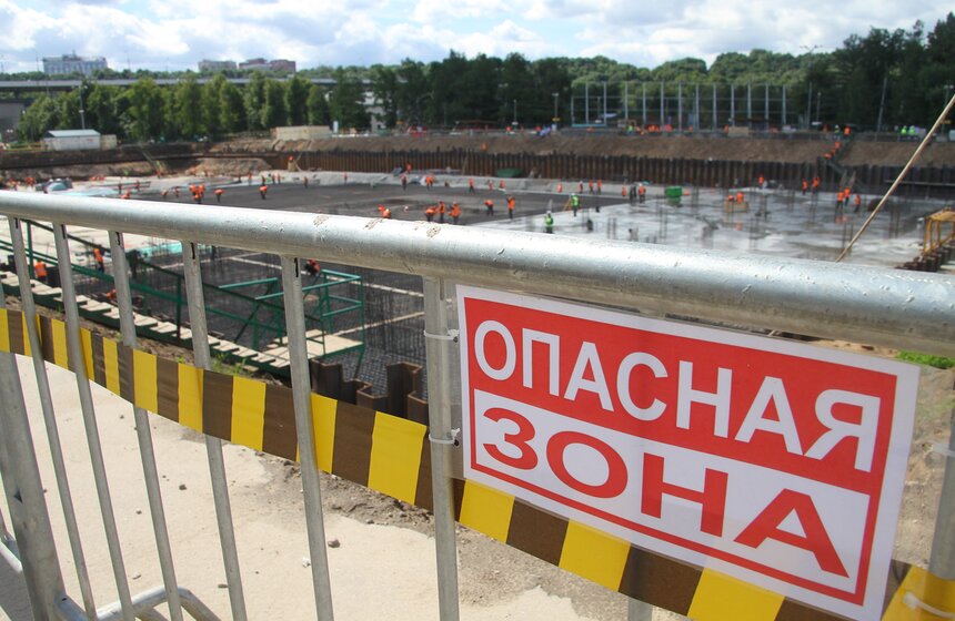 Мэр заложил памятную капсулу в основание бассейна "Лужники" 2 фото