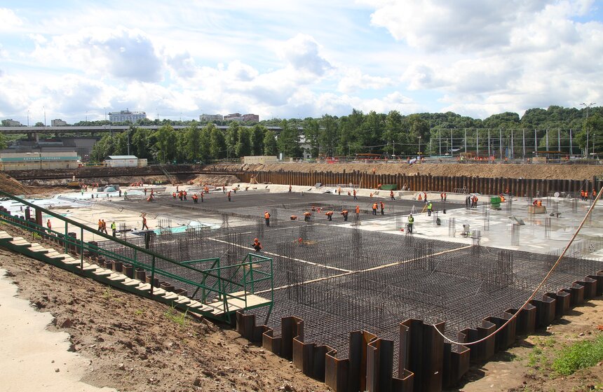 Мэр заложил памятную капсулу в основание бассейна "Лужники" 1 фото