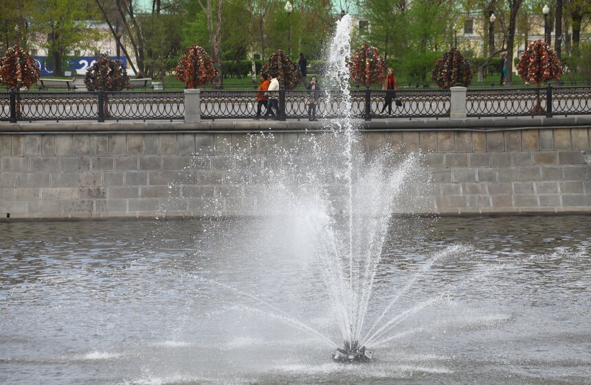 28 апреля вновь заработали столичные фонтаны 39 фото