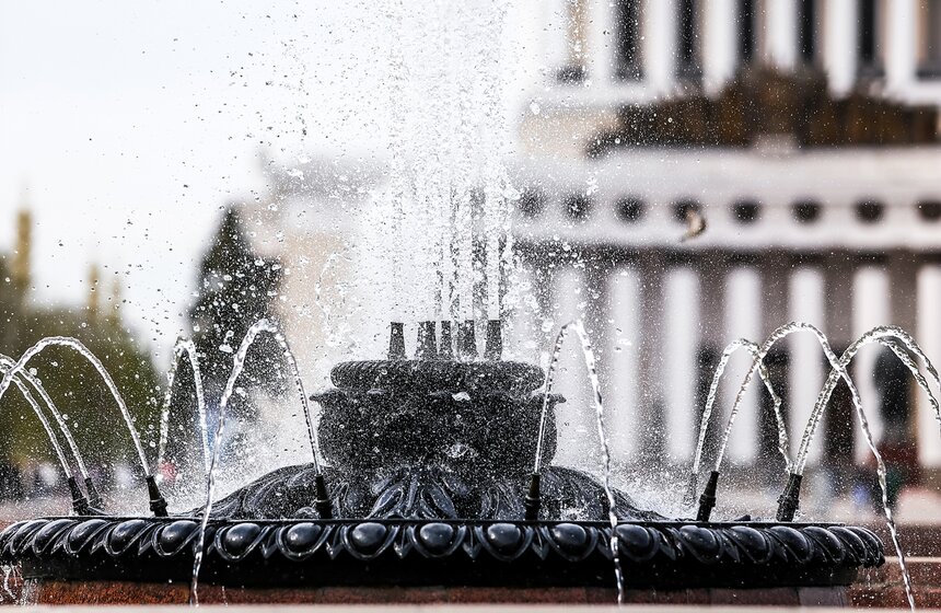 28 апреля вновь заработали столичные фонтаны 19 фото