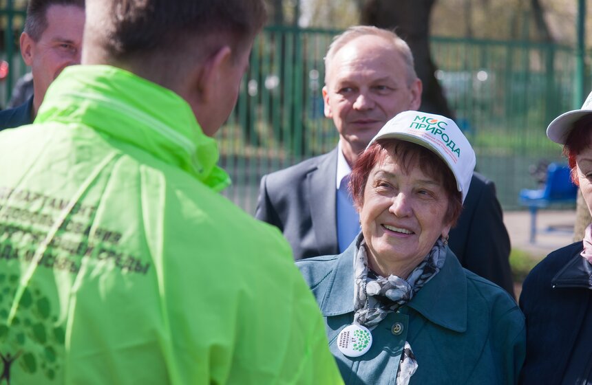 Антон Кульбачевский вместе с ветеранами высадили деревья 10 фото