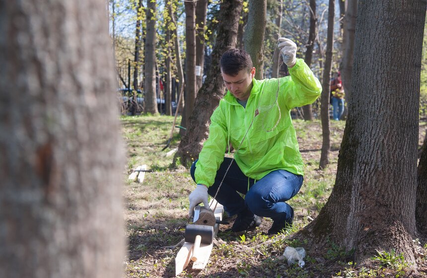 Антон Кульбачевский вместе с ветеранами высадили деревья 2 фото