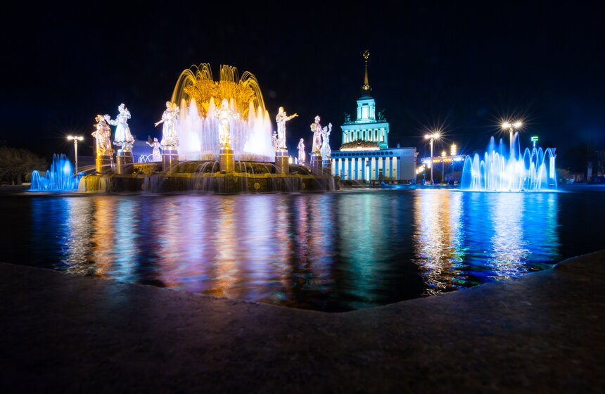 На ВДНХ запустили фонтаны под звуки симфонического окестра 20 фото