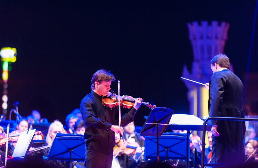 На ВДНХ запустили фонтаны под звуки симфонического окестра 6 фото