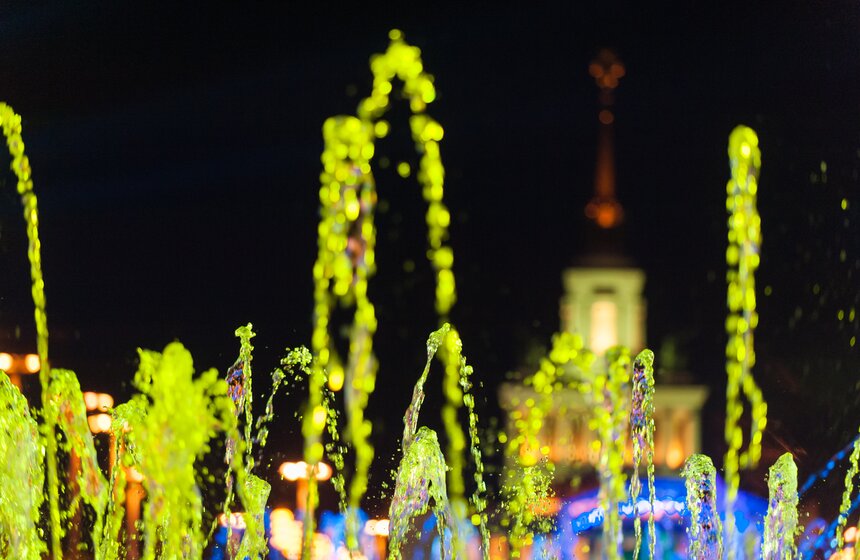 На ВДНХ запустили фонтаны под звуки симфонического окестра 14 фото