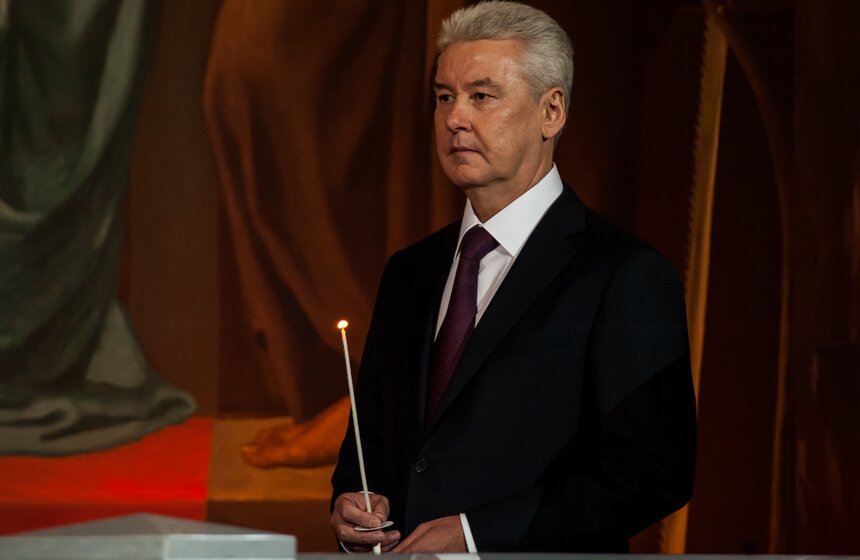 На Пасху в Храм Христа Спасителя пришли сотни людей 10 фото