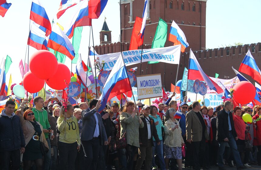 Сергей Собянин принял участие в первомайской демонстрации 9 фото