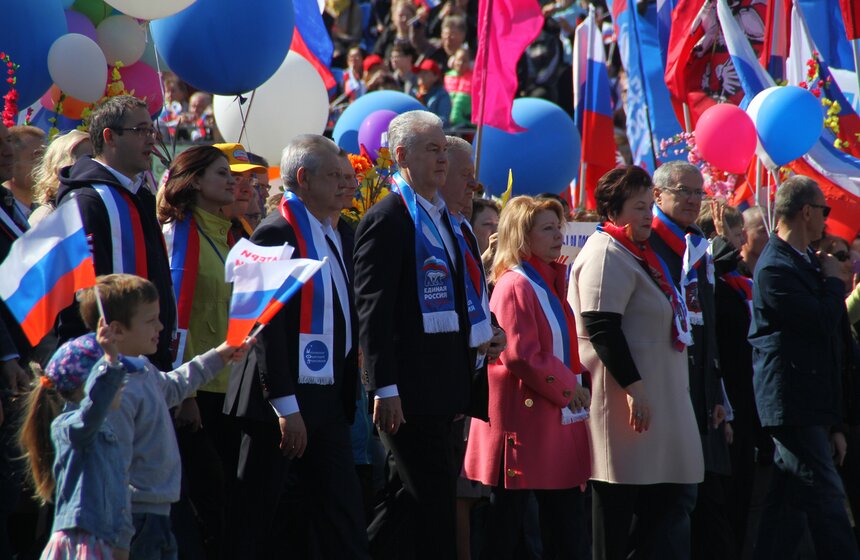 Сергей Собянин принял участие в первомайской демонстрации 8 фото
