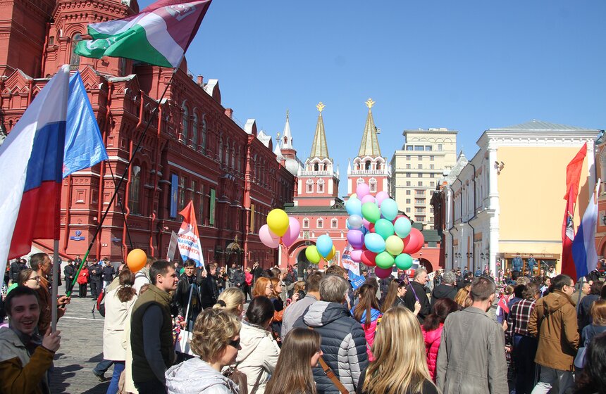 Сергей Собянин принял участие в первомайской демонстрации 14 фото