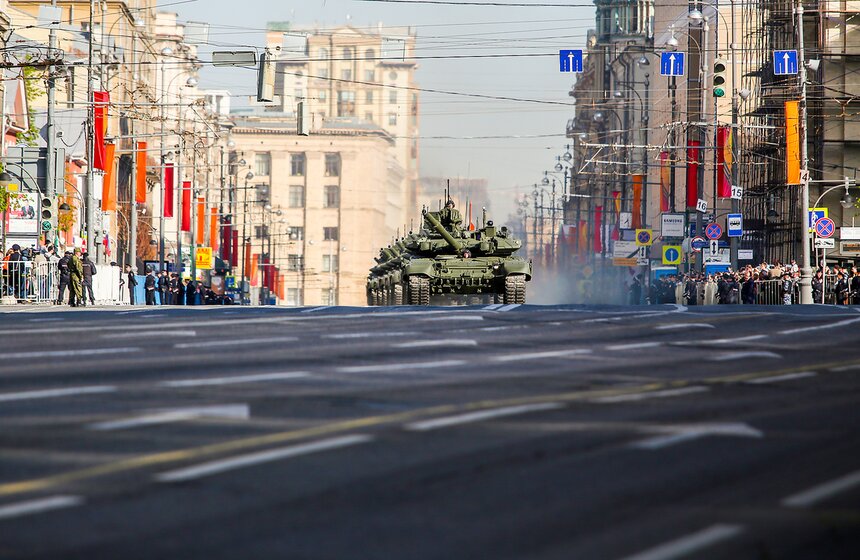 Военная техника приняла участие в генеральной репетиции парада 13 фото