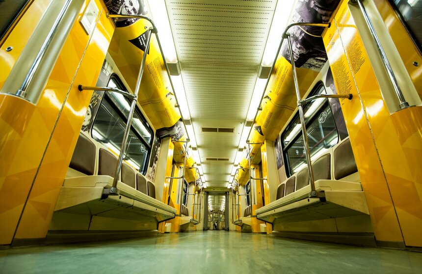 На Кольцевой линии запустили поезд "Кино Победы" 5 фото