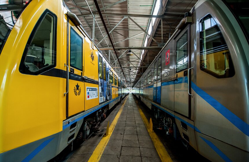 На Кольцевой линии запустили поезд "Кино Победы" 2 фото