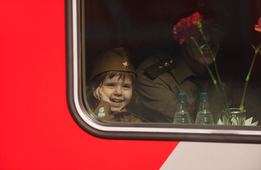 "Поезд Победы" с ветеранами отправился с Киевского вокзала 23 фото