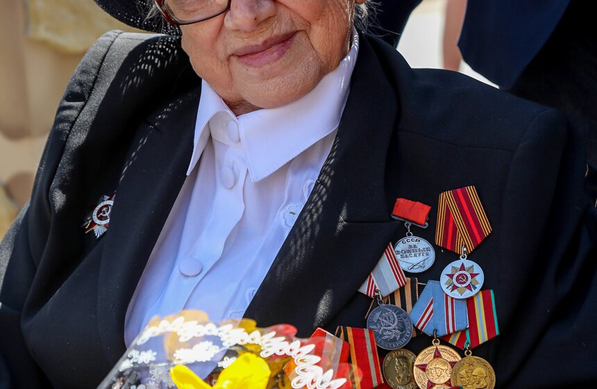 Встреча ветеранов ВОВ на Театральной площади 27 фото