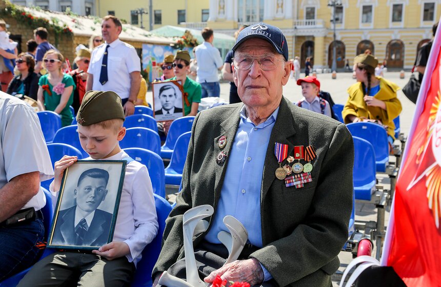 Встреча ветеранов ВОВ на Театральной площади 34 фото