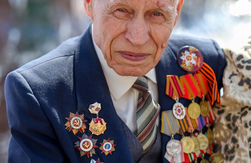 Встреча ветеранов ВОВ на Театральной площади 19 фото