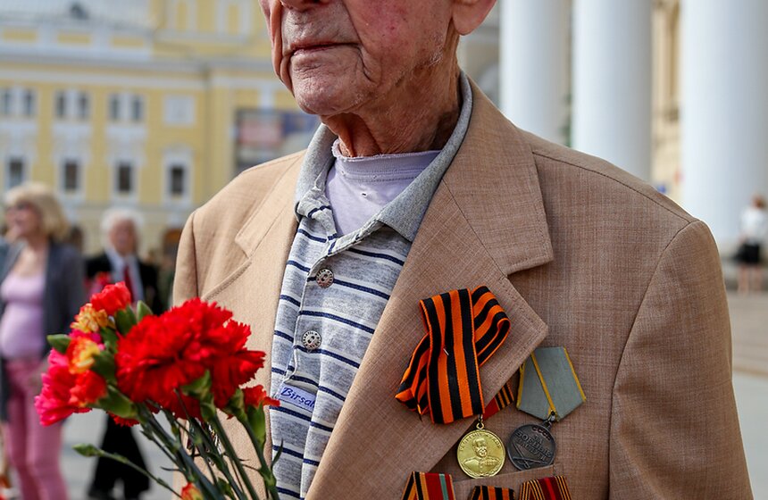 Встреча ветеранов ВОВ на Театральной площади 17 фото