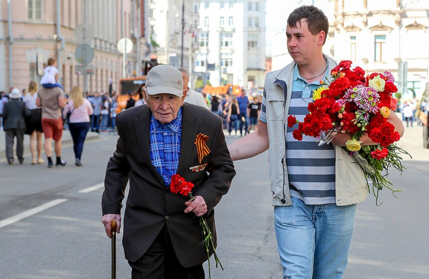 Встреча ветеранов ВОВ на Театральной площади 35 фото