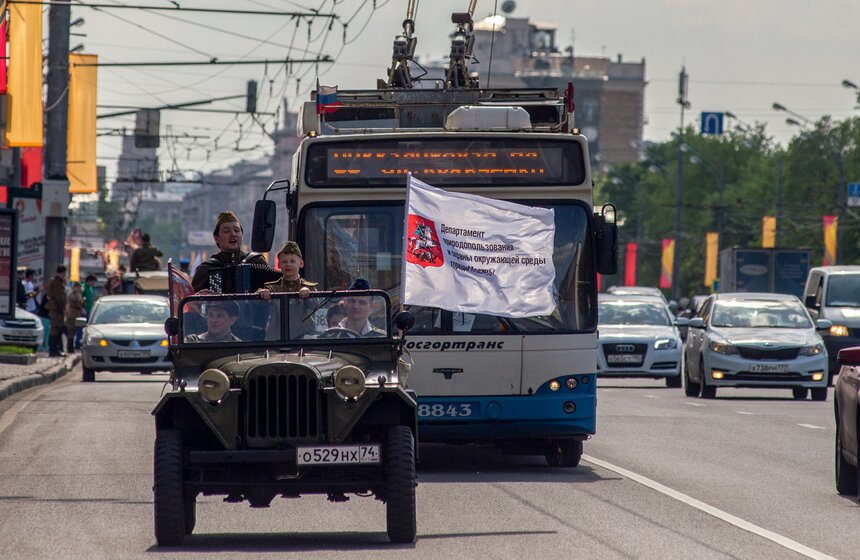 Автопробег на машинах времен Великой Отечественной войны 31 фото