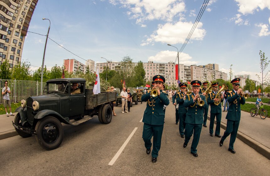 Автопробег на машинах времен Великой Отечественной войны 16 фото