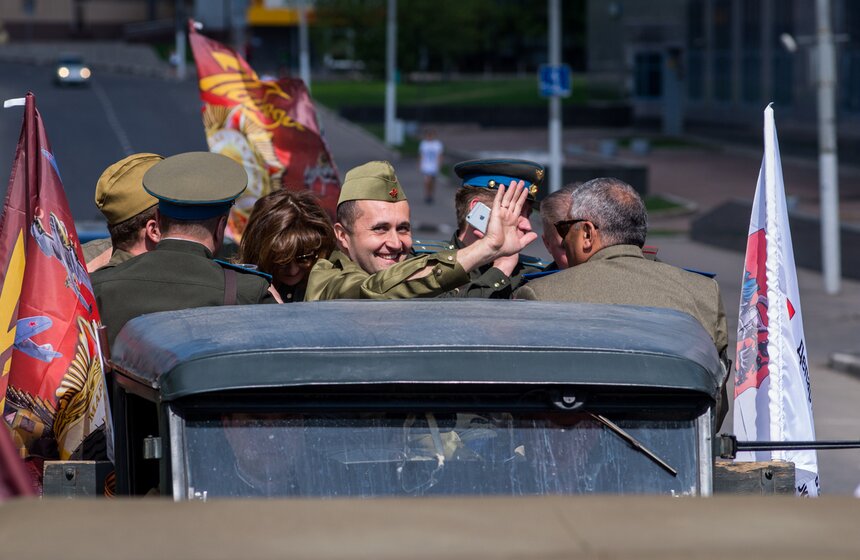 Автопробег на машинах времен Великой Отечественной войны 20 фото