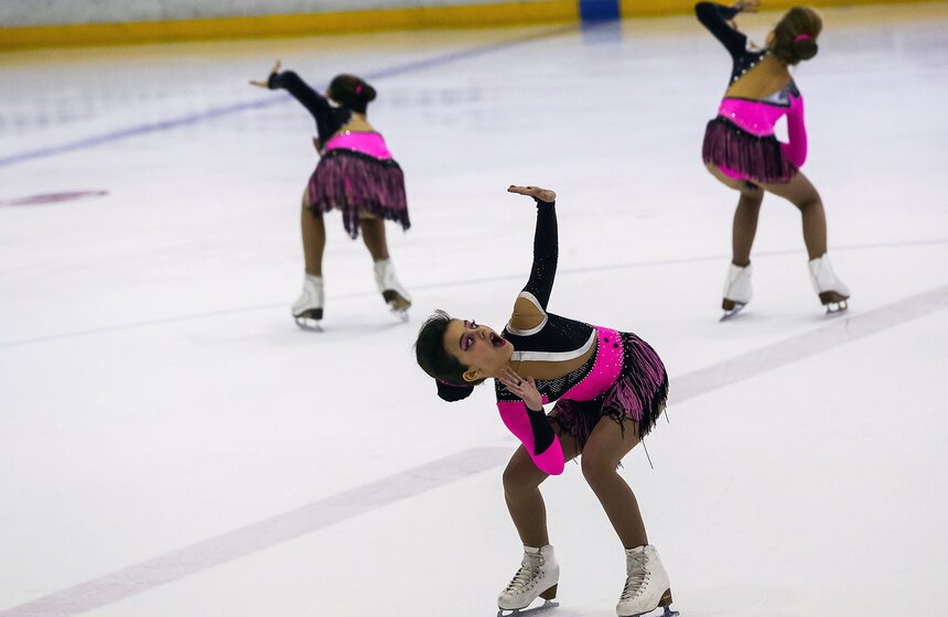 Городские соревнования по синхронному катанию на коньках 6 фото