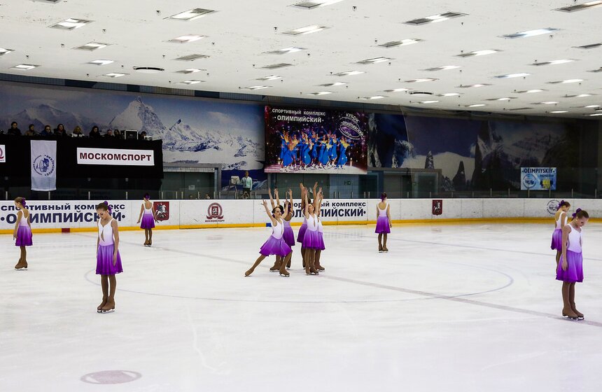 Городские соревнования по синхронному катанию на коньках 1 фото