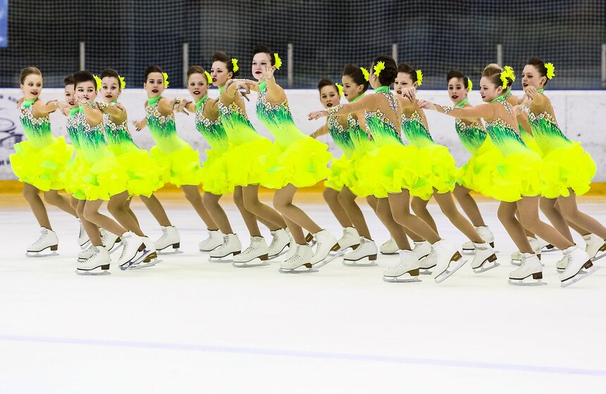 Городские соревнования по синхронному катанию на коньках 14 фото