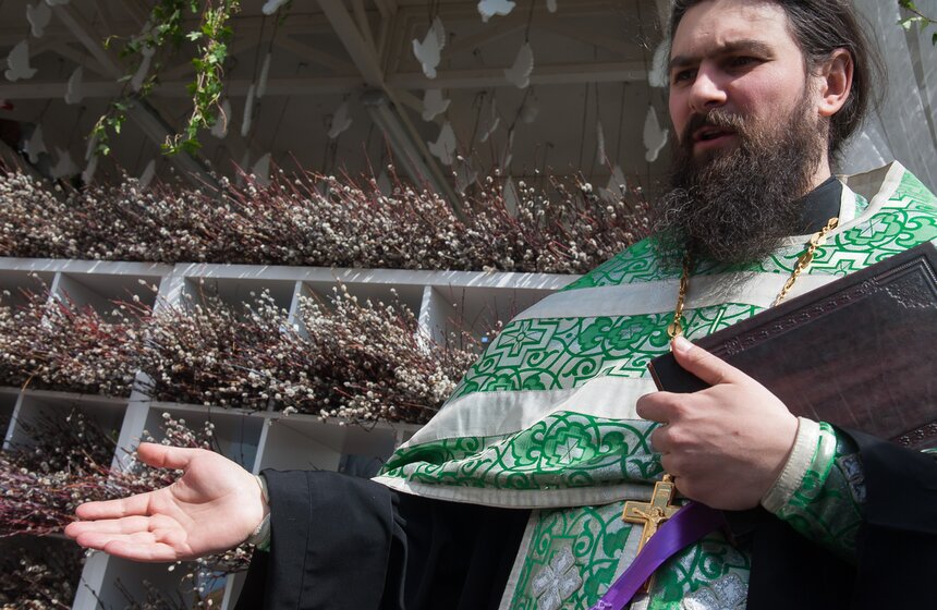 На Театральной площади отметили Вербное Воскресенье 5 фото