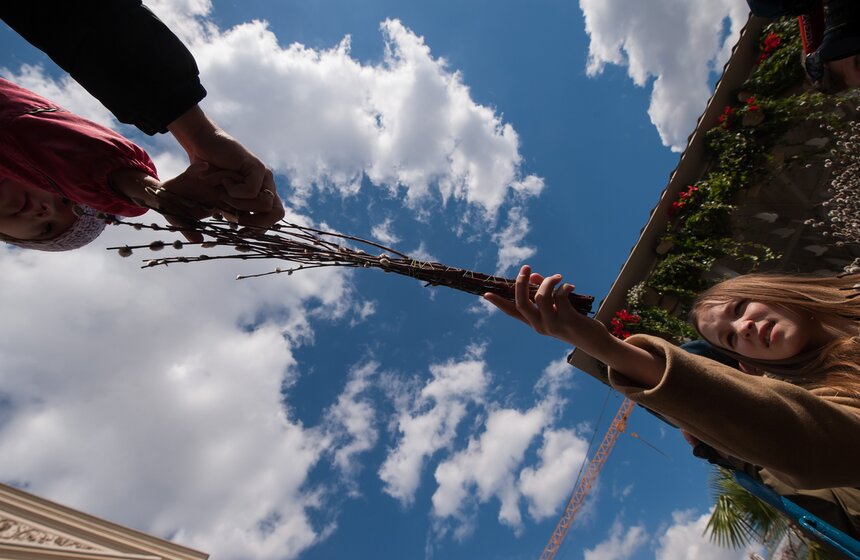 На Театральной площади отметили Вербное Воскресенье 20 фото